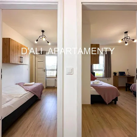 Bulgarska Komfortowy Z Trzema Sypialniami I Trzema Lazienkami Oraz Dwoma Miejscami Parkingowymi アパート