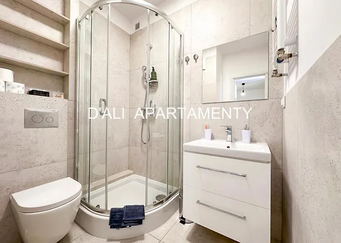 Bulgarska Komfortowy Z Trzema Sypialniami I Trzema Lazienkami Oraz Dwoma Miejscami Parkingowymi شقة *