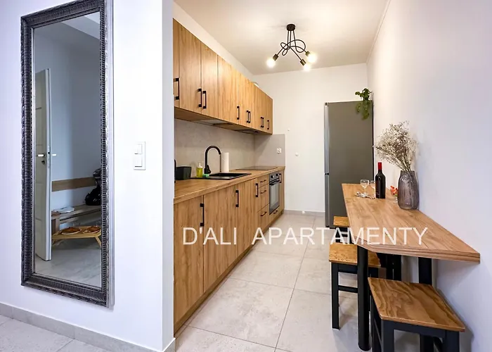 Bulgarska Komfortowy D'ali Z Trzema Sypialniami I Trzema Lazienkami Oraz Dwoma Miejscami Parkingowymi Daire Poznan